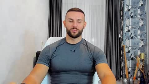 joshuamuscle69 online show from December 19, 5:18 am