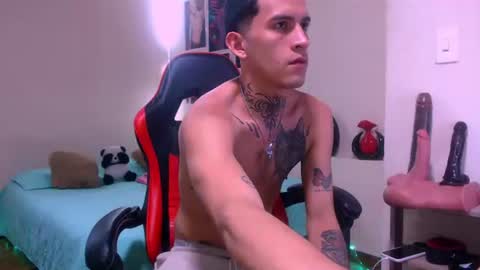 josue_linares online show from March 22, 4:28 am