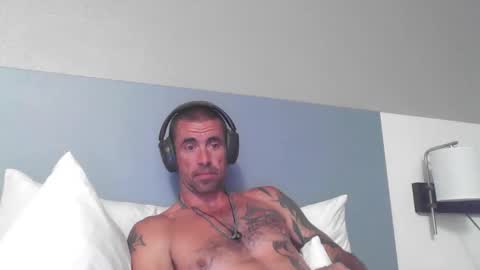 jrizzle1111 online show from April 29, 12:15 am