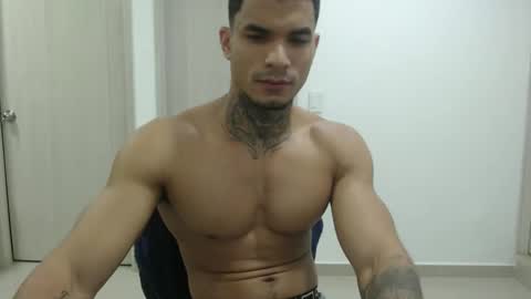 Snapshot of juan_gomez_1 chatting on February 25, 10:58 am juan_gomez_1 online show from February 25, 10:58 am