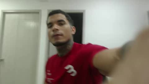 Snapshot of juan_gomez_1 chatting on February 28, 11:14 am juan_gomez_1 online show from February 28, 11:14 am