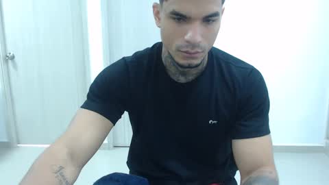 Snapshot of juan_gomez_1 chatting on February 5, 8:14 pm juan_gomez_1 online show from February 5, 8:14 pm