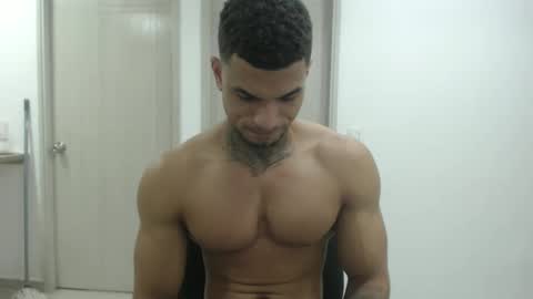 Snapshot of juan_gomez_1 chatting on December 15, 10:37 pm juan_gomez_1 online show from December 15, 10:37 pm
