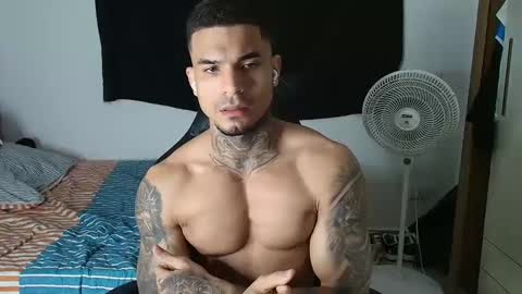 Snapshot of juan_gomez_1 chatting on September 21, 12:11 am juan_gomez_1 online show from September 21, 12:11 am