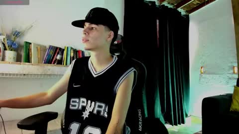 Juan Posada online show from February 17, 6:29 pm