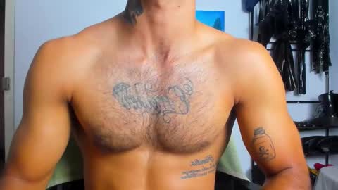 Juan Esteban online show from October 6, 4:00 pm