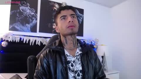 juancamilo66_ online show from December 24, 4:00 am