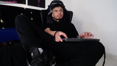 juancamilo66_ online show from February 8, 4:04 pm