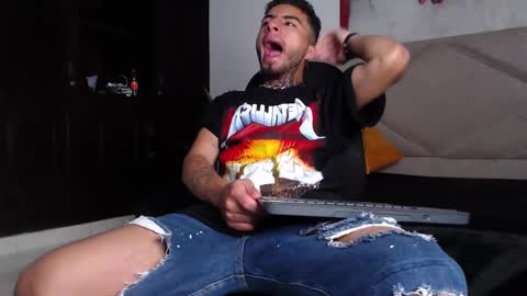 juancamilo66_ online show from March 4, 3:44 am