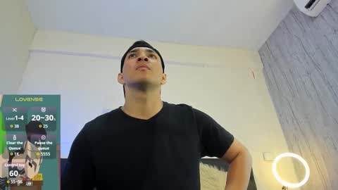 Juan David online show from December 15, 11:51 am