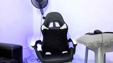 Juan Diego Uribe online show from February 18, 3:53 am