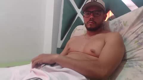 juanfe_style online show from November 8, 4:21 pm