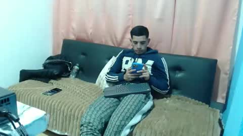 juanperez1999777 online show from September 14, 11:07 pm