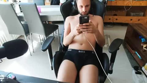 Julia  Adam online show from May 26, 1:29 pm
