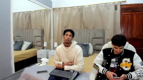 julian billy online show from January 16, 11:37 am