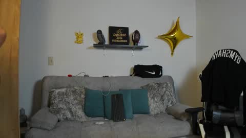 julian_wallace online show from January 13, 11:09 pm