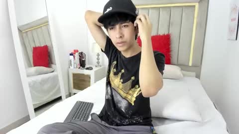 Julian online show from January 9, 7:08 pm