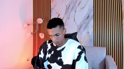 Julien online show from October 3, 12:21 pm