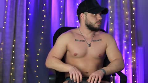 JULiUS   online show from January 21, 11:55 pm