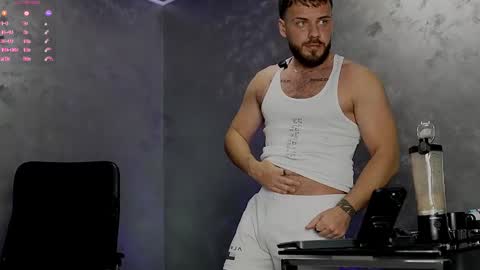 JULiUS   online show from November 14, 12:14 am