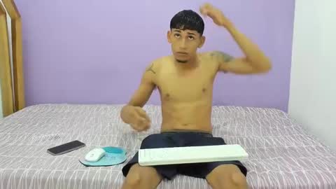 junior_bigcock3 online show from January 21, 6:33 pm