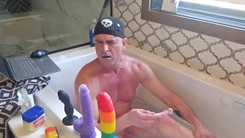 Tohiptwoquit online show from March 13, 9:21 pm