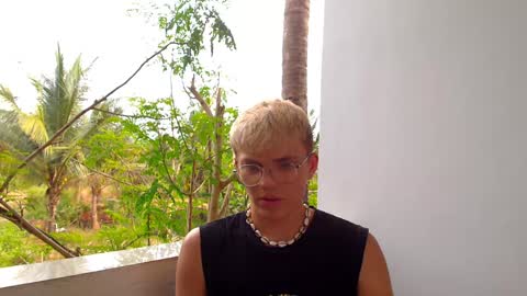 U bf Justin online show from December 6, 9:54 am