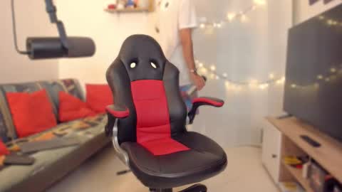 Diego online show from February 19, 6:15 pm