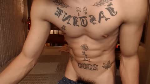 justine_hunk online show from February 6, 5:54 pm