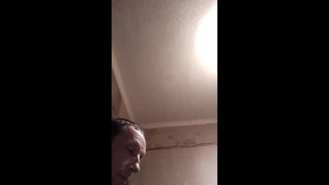 justsomeguy400000000 online show from May 6, 3:18 am