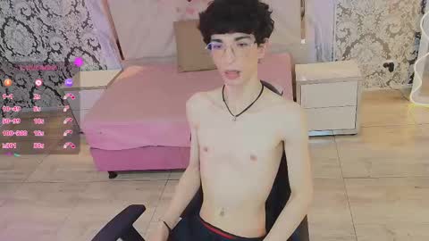 kai_tay1 online show from March 28, 11:43 am