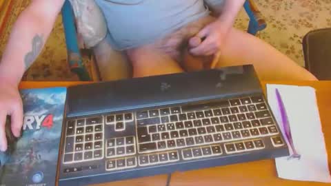 Leon online show from December 10, 3:44 pm