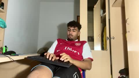 karim03larbi online show from March 12, 7:49 pm