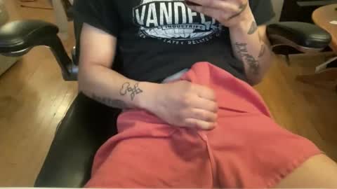 Keesey23 online show from March 23, 11:21 pm