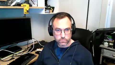 Snapshot of kelvin06133 chatting on December 11, 10:06 pm kelvin06133 online show from December 11, 10:06 pm