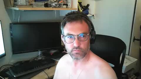kelvin06133 online show from May 1, 10:23 pm