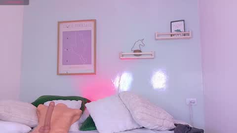   online show from November 6, 1:25 pm