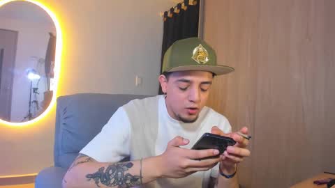 kendel_dimitri online show from January 20, 5:15 am