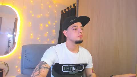 kendel_dimitri online show from December 20, 7:33 am