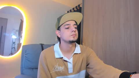 kendel_dimitri online show from January 19, 4:22 am
