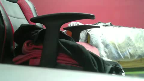 kev19922 online show from February 21, 8:49 pm