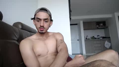 kevin777623 online show from May 26, 6:04 pm