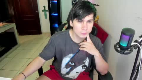 Kevin online show from May 25, 11:33 pm