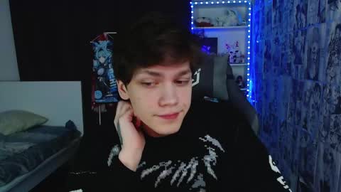 Snapshot of kevin_joestar chatting on February 13, 3:29 am Kevin online show from February 13, 3:29 am