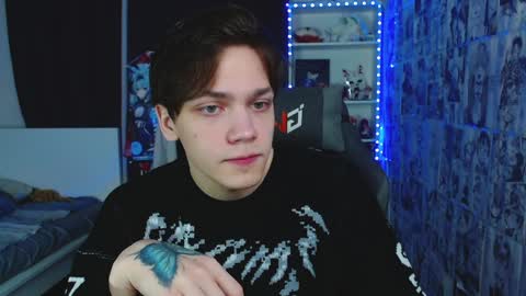 Snapshot of kevin_joestar chatting on February 4, 3:33 am Kevin online show from February 4, 3:33 am