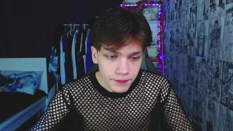 Snapshot of kevin_joestar chatting on December 18, 4:20 am Kevin online show from December 18, 4:20 am