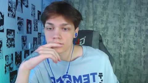 Snapshot of kevin_joestar chatting on October 17, 4:27 am Kevin online show from October 17, 4:27 am