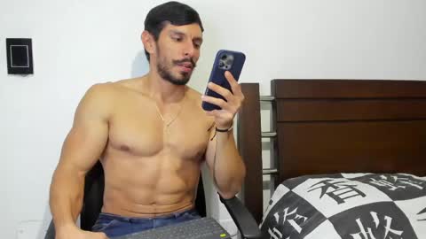 kevin_malone22 online show from April 15, 2:00 am