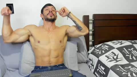 kevin_malone22 online show from May 31, 7:59 pm