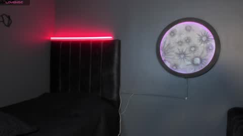 Khriss brown online show from October 29, 9:29 pm